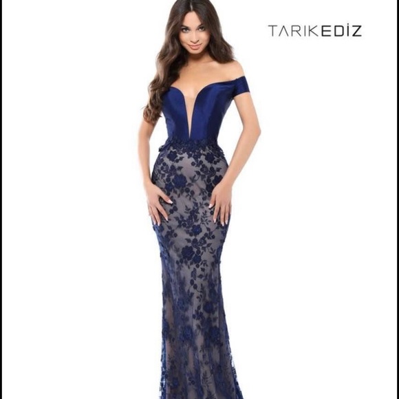 **SOLD** Prom, pageant or gala gown/evening dress - Picture 2 of 2